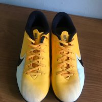 Детски футболни обувки, стоножки - NIKE MERCURIAL 38 номер, снимка 2 - Футбол - 44244552