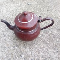 Стар емайлиран чайник, снимка 1 - Антикварни и старинни предмети - 39741237