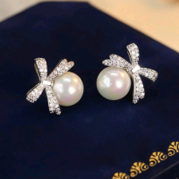Нежни обеци с перли и гривна, снимка 5 - Бижутерийни комплекти - 44776357