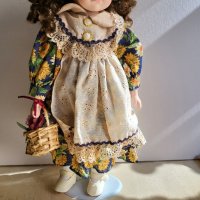 Порцеланова кукла момиче с кошничка , снимка 4 - Колекции - 41462058