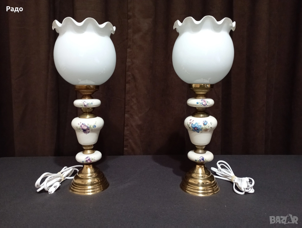 Комплект от две порцеланови лампи с бели стъклени абажури, снимка 1