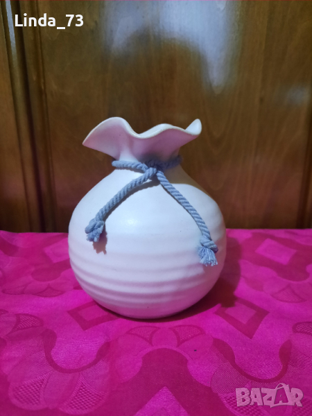 Красива тумбеста вазичка. "Fågelmara Krukmakeri" - Швеция., снимка 1