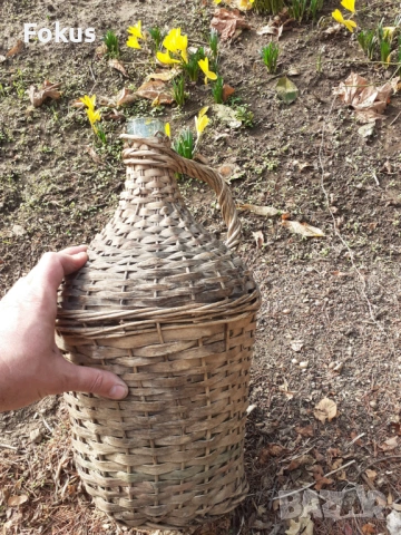 Стара стъклена дамаджана оплетена с ратан, снимка 4 - Антикварни и старинни предмети - 53363927