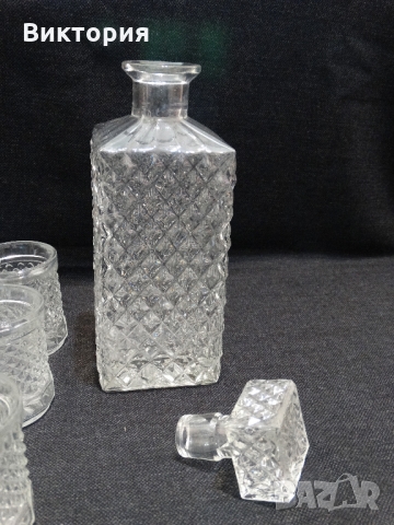 Сервиз / Комплект за уиски - 6 бр.чаши + гарафа/ бутилка, снимка 2 - Други - 36033968