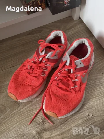 Маратонки Nike и Oysho