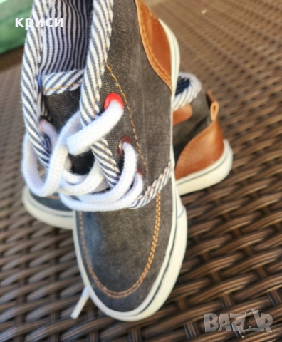 Детски кецове 26 номер, снимка 2 - Детски маратонки - 51625261