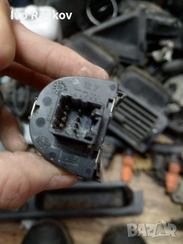 Бутони волан за Alfa Romeo 147 , 735262023 , снимка 2 - Части - 53657418