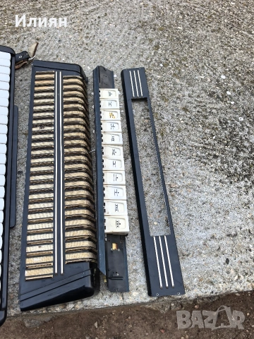 Акордеон, снимка 7 - Акордеони - 53103239