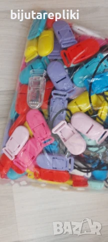 Пластмасови клипсове