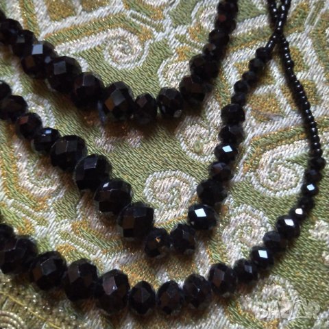 Огърлица шпинел и оникс , снимка 2 - Колиета, медальони, синджири - 38784300