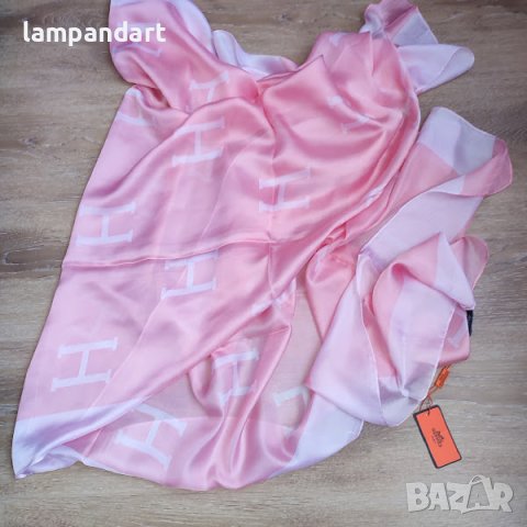 Копринен розов шал Hermes, снимка 7 - Шалове - 41660293