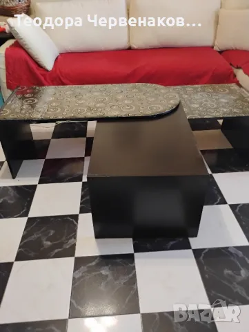 Продавам 3 вида маси.холна,маса за телевизор и маса която става и за хранене и за кафе.