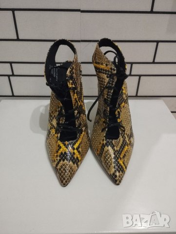 Змийски жълто-черни елегантни обувки , снимка 2 - Дамски елегантни обувки - 40309138