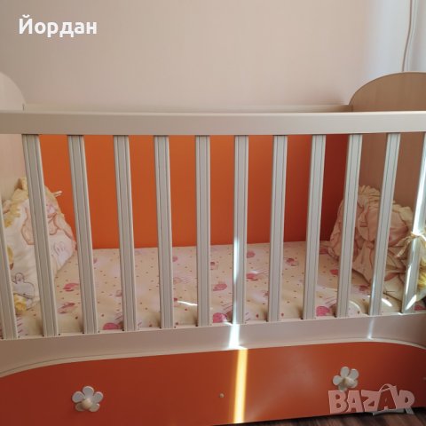 Детска кошарка с матрак и обиколници, снимка 1 - Кошарки - 44264657