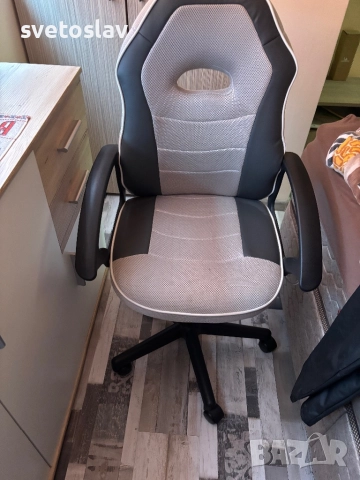 Стол за Бюро