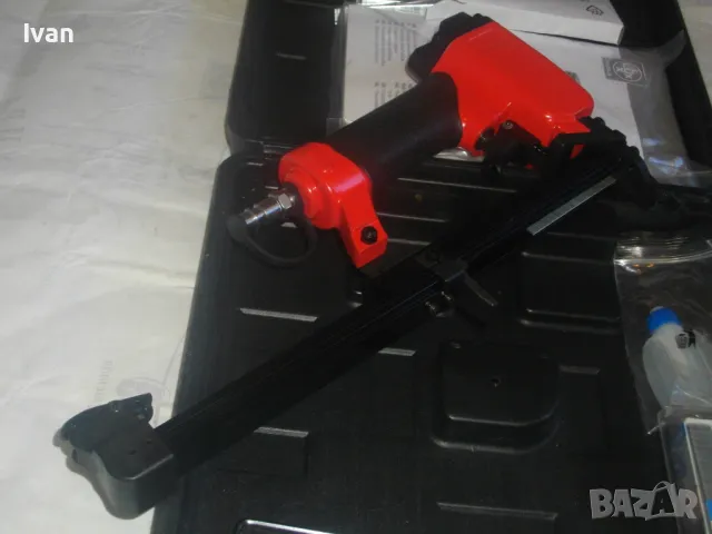 НОВ Малък Немски ПНЕВМАТИЧЕН ТАКЕР за скоби 6-16мм Дърводелски Тапицерски Пълен комплект LUX TOOLS, снимка 12 - Други инструменти - 47532147