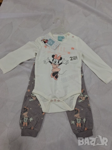 Нов комплект за бебе момиче. Размер 6-9м 
