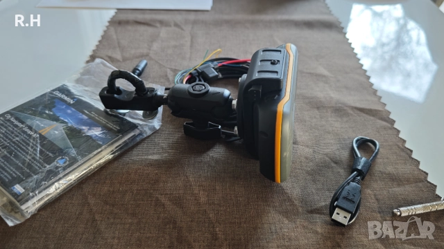 GPS Навигация Garmin Montana 600 със зареждаща стойка RAM монтаж, снимка 3 - Garmin - 52845635