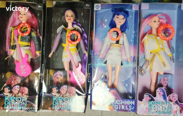 🌟 K-POP DEMON HUNTERS – Музикална кукла на Мира, Руми или Зоуи 🎤✨