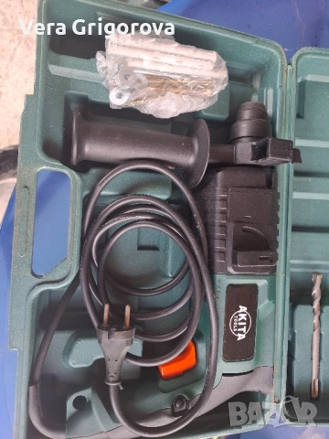 Продавам перфоратор