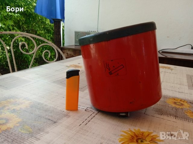 Стар метален пепелник, снимка 2 - Други ценни предмети - 41270176