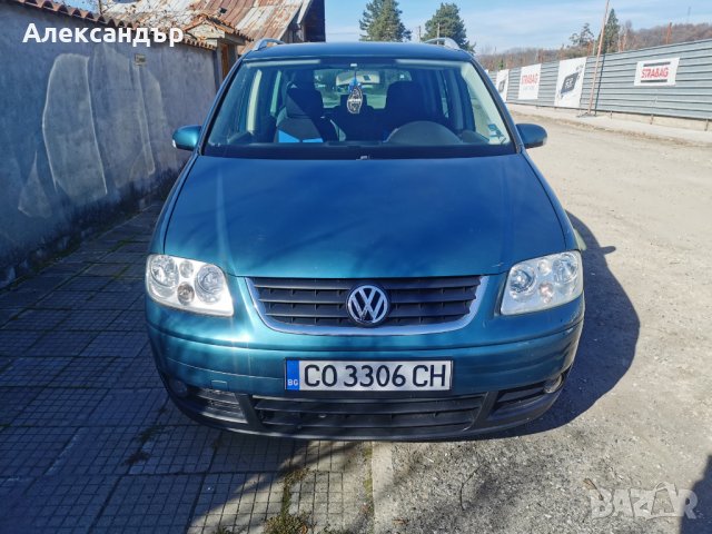 VW Touran 2.0 TDI, снимка 5 - Автомобили и джипове - 44434030