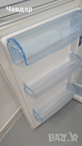 Продавам хладилник с горен фризер ВЕКО., снимка 7 - Хладилници - 52805766