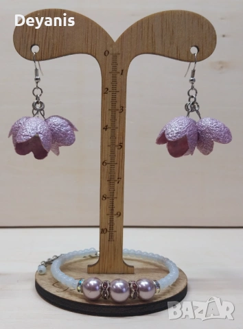 Комплект обеци и гривна в лилаво
