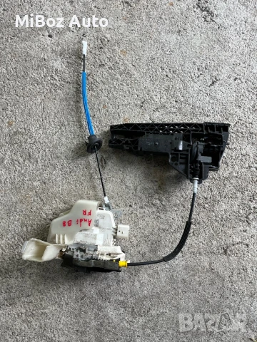 Брава врата предна дясна Ауди а4 b8 Audi