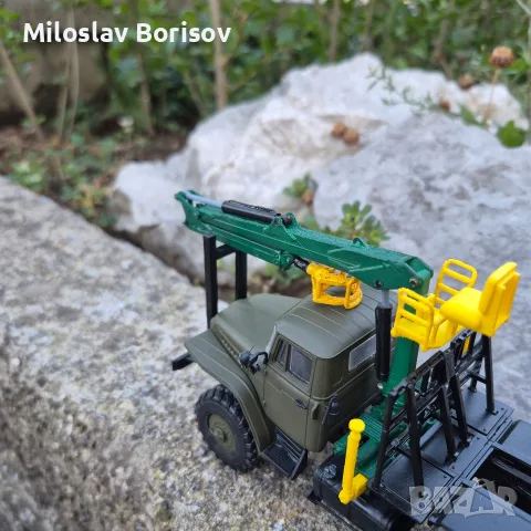 УРАЛ 375 Д лесовоз в мащаб 1:43, снимка 3 - Колекции - 56107335