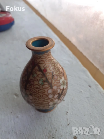 Стара симпатична малка вазичка Клоазоне cloisonne, снимка 4 - Антикварни и старинни предмети - 53457006