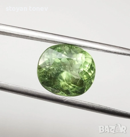 Уникален колекционерски камък – 4.50 карата натурален рутилен ябълково-зелен перидот от Пакистан!, снимка 4 - Други - 53774887