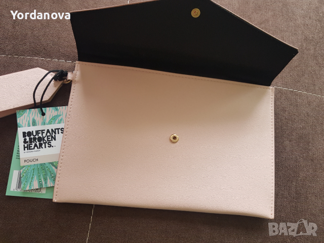 Bouffants And Broken Hearts - оригинална дамска чантичка, снимка 4 - Чанти - 36321650