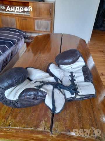 Стари боксови ръкавици, снимка 3 - Други ценни предмети - 53785997