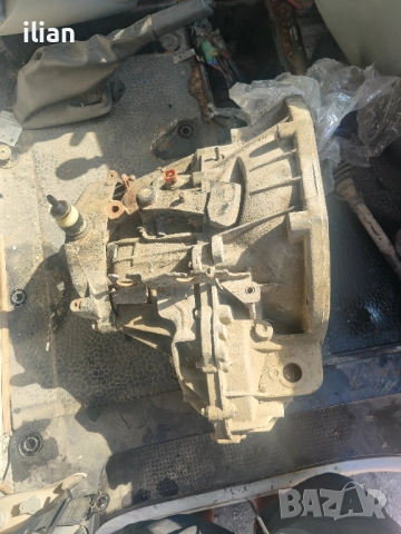 скоростна кутия Trafic vivaro 2.0 dci