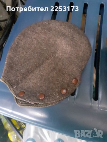 Зимна бойна шапка на военен лекар и кожух за манерка, снимка 5 - Колекции - 39636810