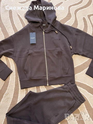 Дамски комплект Saint Laurent, снимка 2 - Комплекти - 56266462