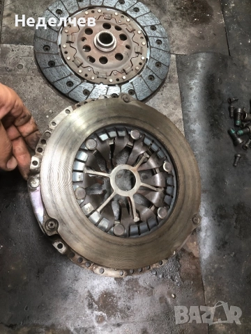 Комплект съединител + демпферен маховик LuK, снимка 6 - Части - 51773050