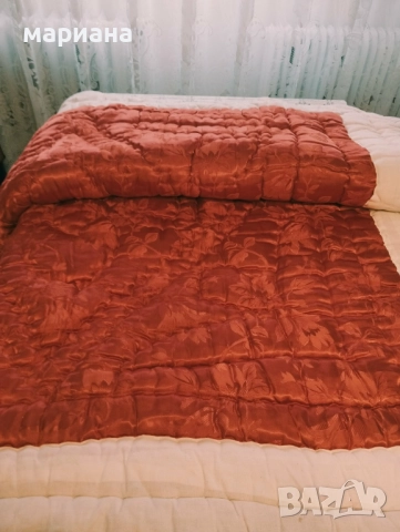 Вълнен юрган с копринено лице