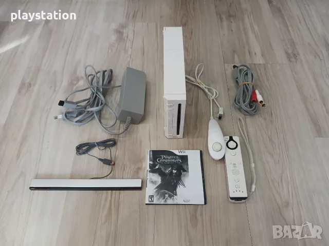 Nintendo Wii (Бяла) + Пълен комплект аксесоари + Оригинална игра