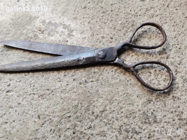 Стара голяма кована ножица