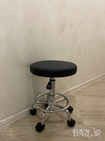 Козметична табуретка с колелца / Козметичен стол , снимка 7 - Фризьорски столове - 39676449
