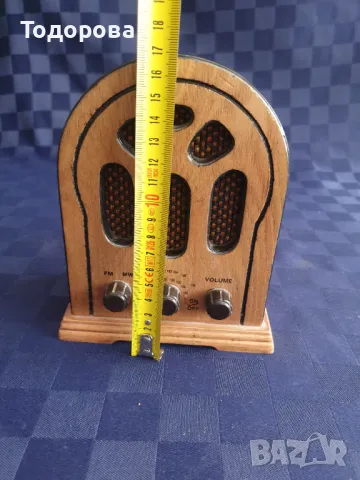 Малък радиоприемник с ретро дизайн, снимка 6 - Антикварни и старинни предмети - 50043360