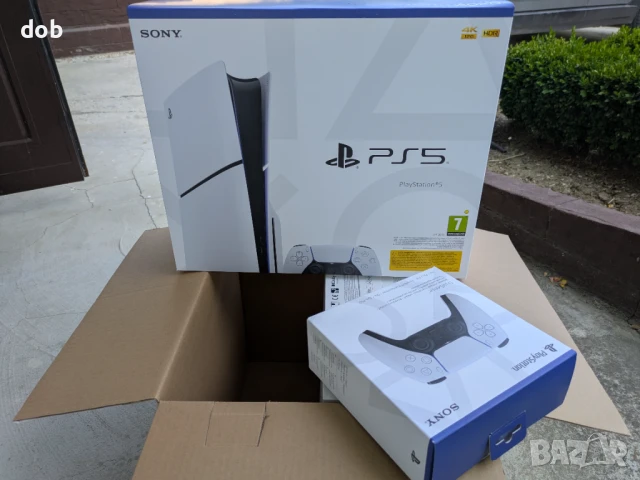 Нова конзола Sony PlayStation 5 slim с 2 джойстика и гаранция, снимка 1