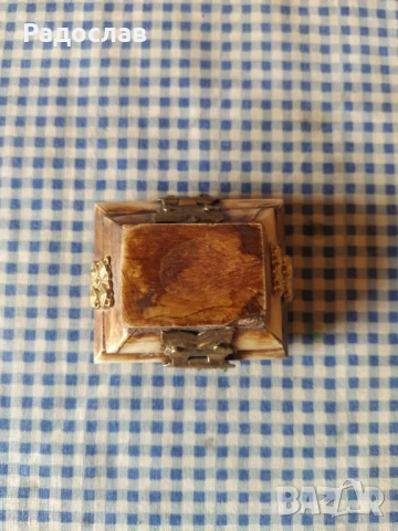 стара малка кутия от кост, снимка 2 - Декорация за дома - 50634701