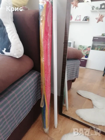 Разноцветен плажен чадър