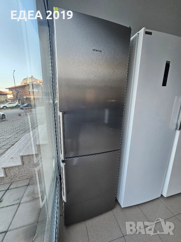 Хладилник с фризер Siemens, снимка 3 - Хладилници - 52738418