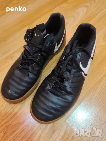 маратонки nike.