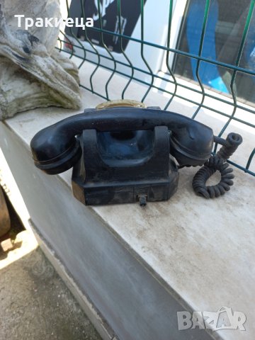 Стар бакелитов телефон, снимка 2 - Антикварни и старинни предмети - 41429180
