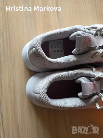 Нови оригинални маратонки Nike, снимка 12 - Маратонки - 56103392